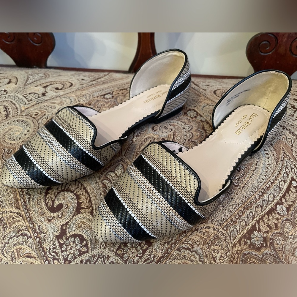 Isaac Mizrahi Black and Cream Flats